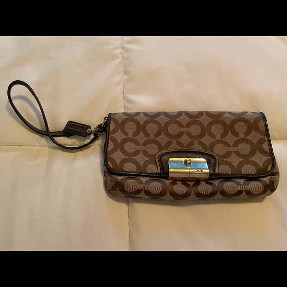 Coach purse - Picture 2 of 2